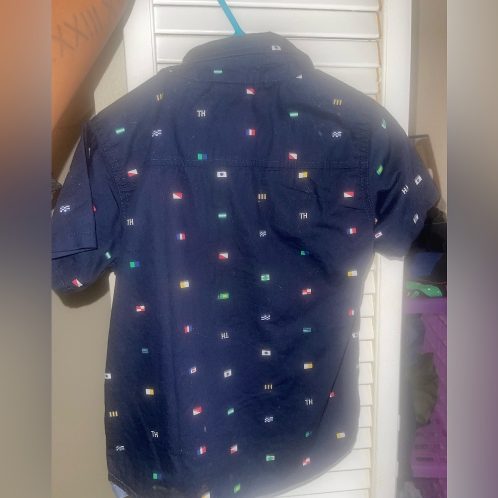 Tommy button down - Picture 2 of 3